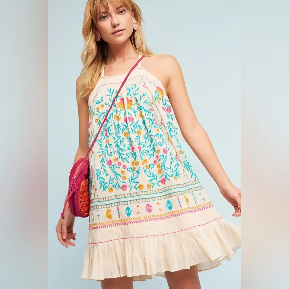 AKEMI +‎ KIN by ANTHROPOLOGIE Vinales Swing Dress in Embroidered Cream